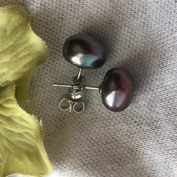 Tahitian black pearl stud earrings 10 mm - Picture 4 of 7